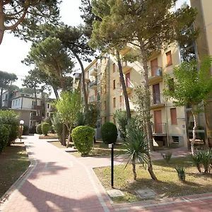 Delfini Llido Degli Estensi
